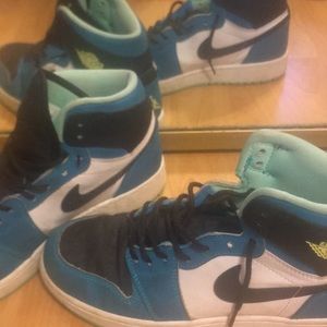 Nike jordan’s blue white and black High top